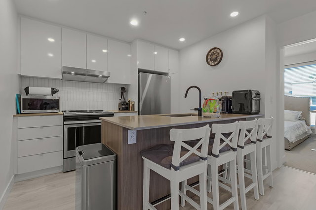 305 - 32838 Landeau Place