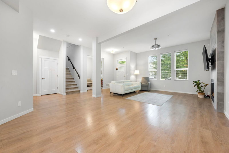 24375 112 Avenue, Maple Ridge, V2W 1H5 | Image 3