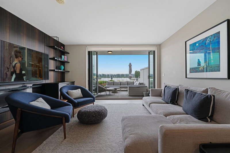 TH210 - 210 Salter Street, New Westminster, V3M 0J9 | Image 2