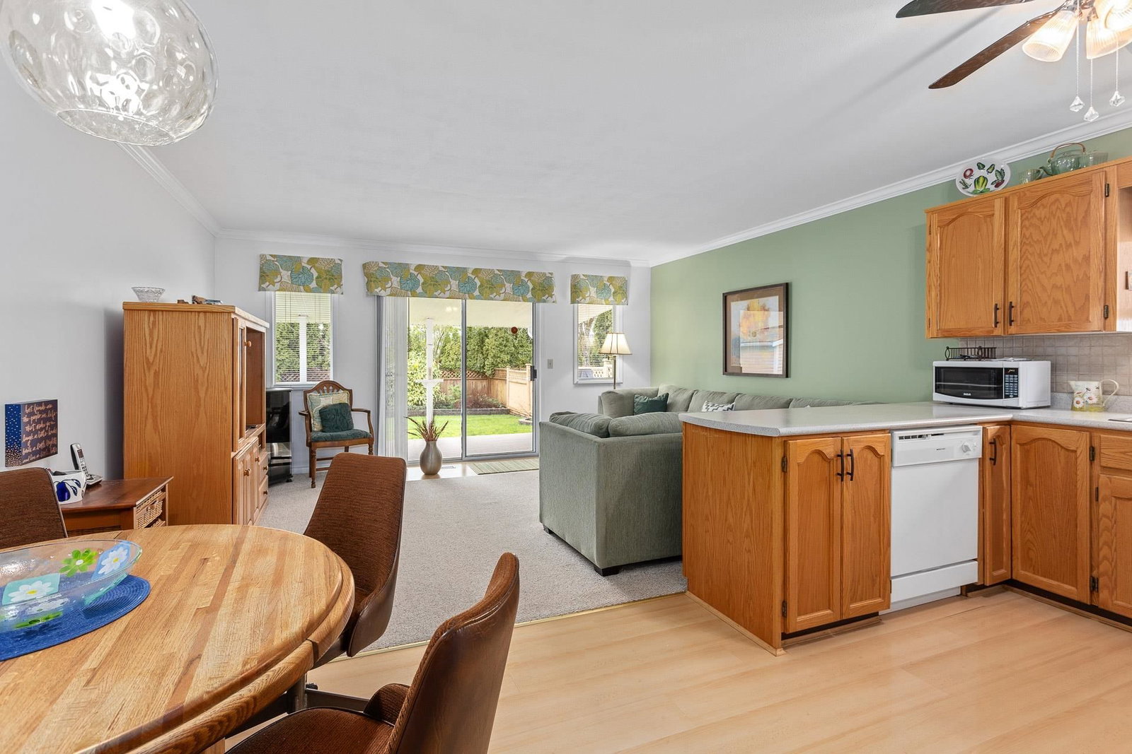 Listing Image 12