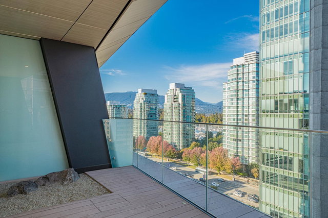 1203 - 1568 Alberni Street