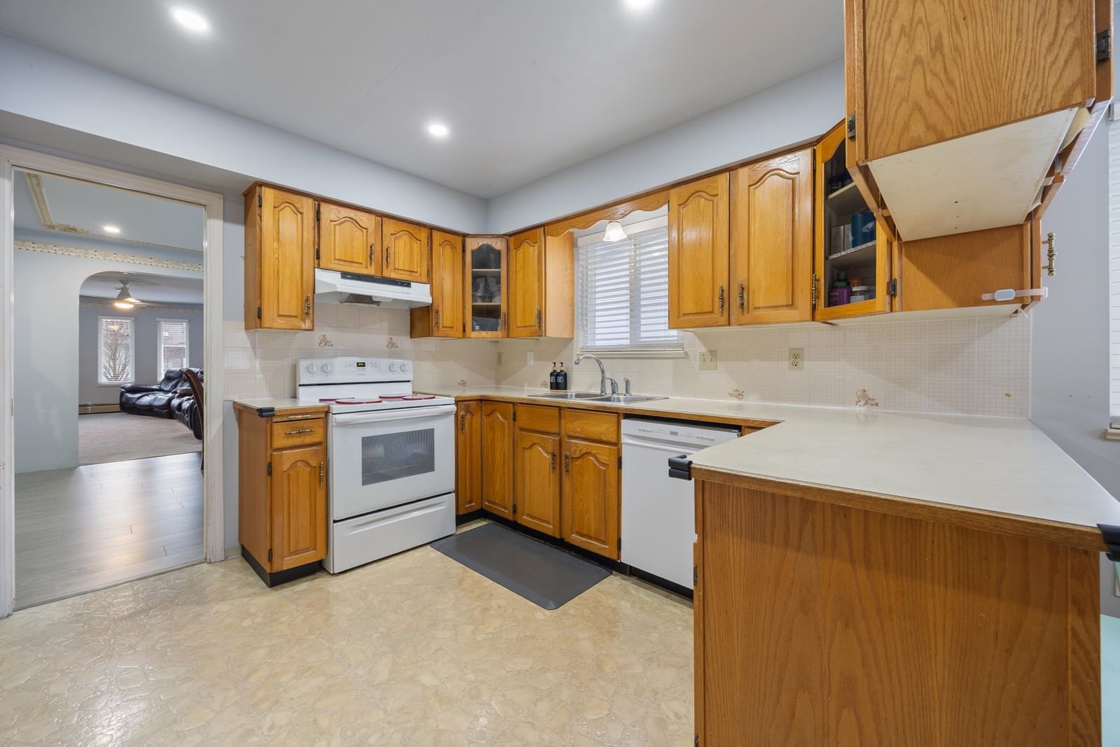 Listing Image 13
