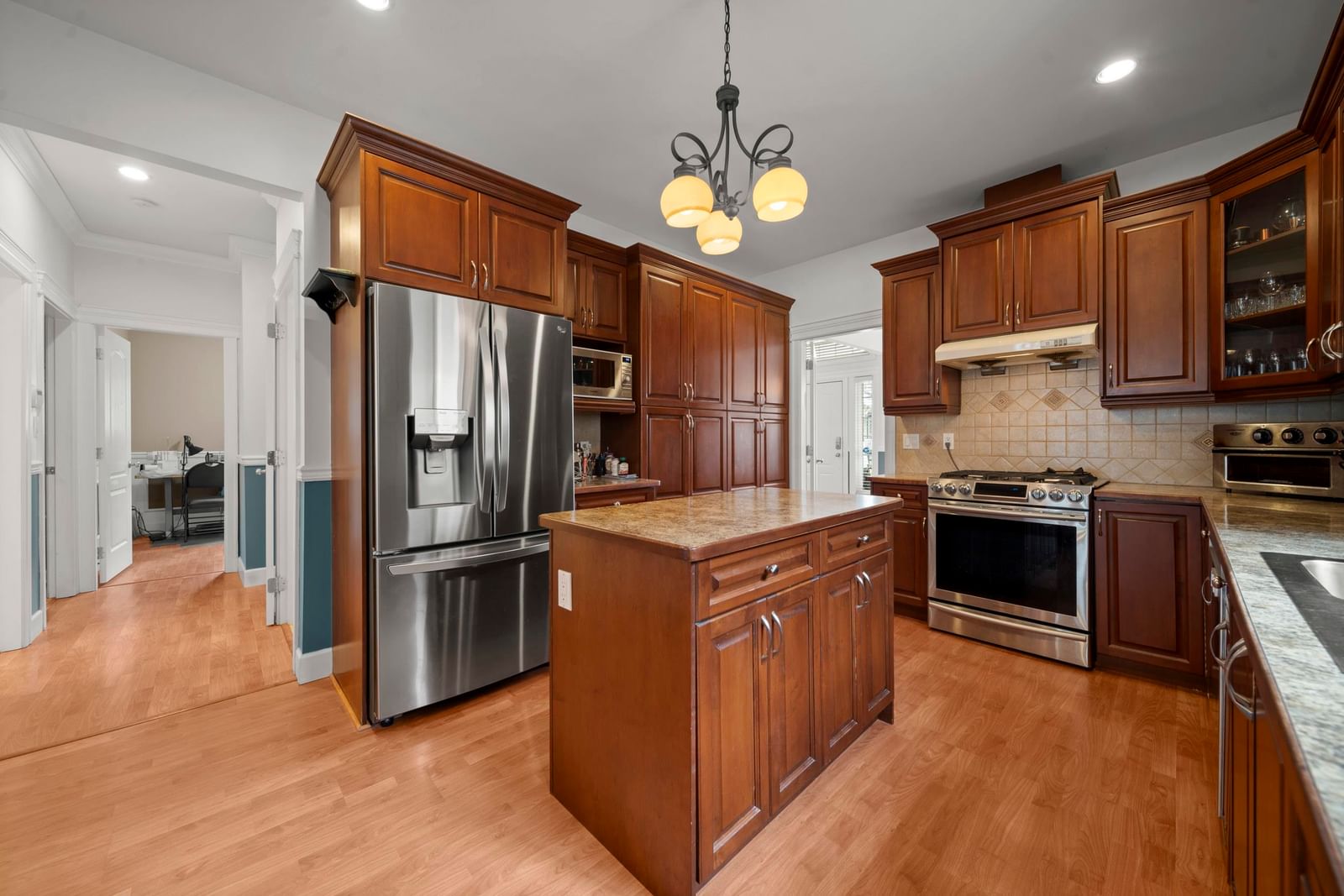 Listing Image 9