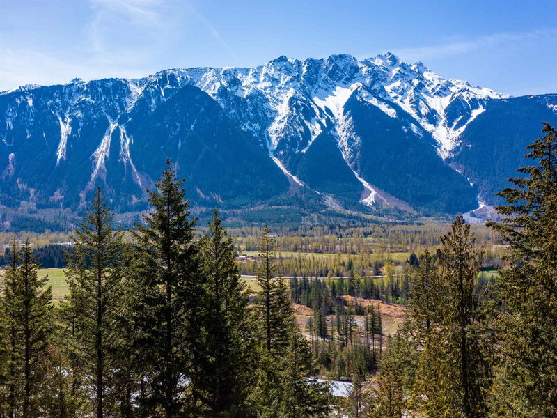 8203 Merlot Peak Drive, Pemberton, British Columbia