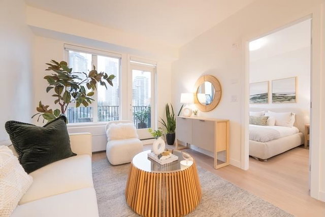 204 - 585 Kemsley Avenue