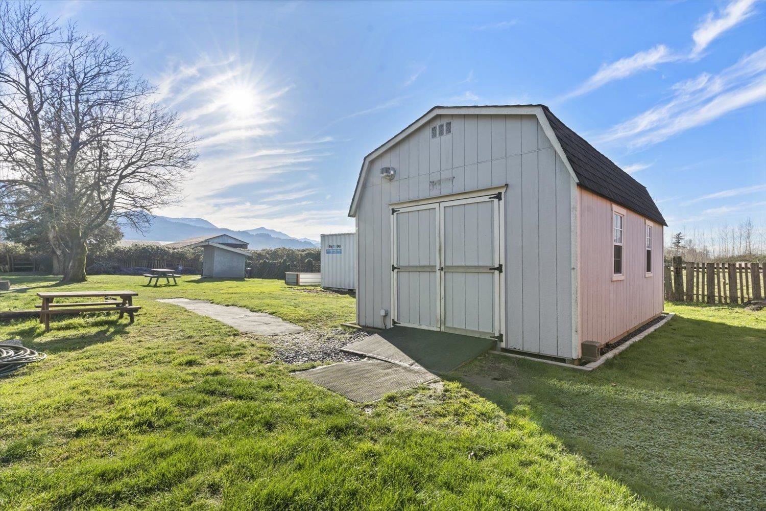 Listing Image 29