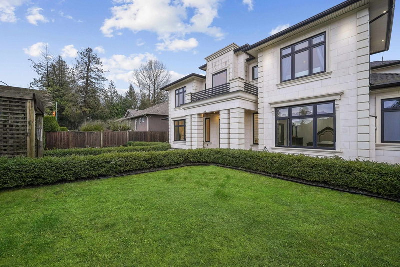 656 Blue Mountain Street, Coquitlam, V3J 4R6 | Image 2