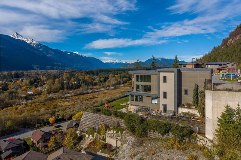 41337 Horizon Drive, Squamish, V8B 0Y7 | Image 2