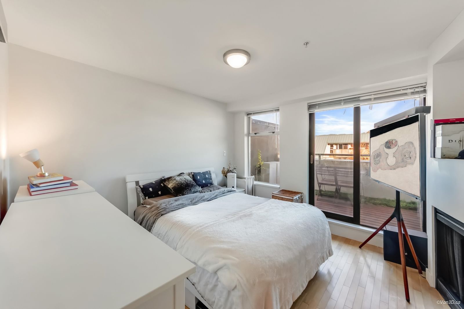 Listing Image 10