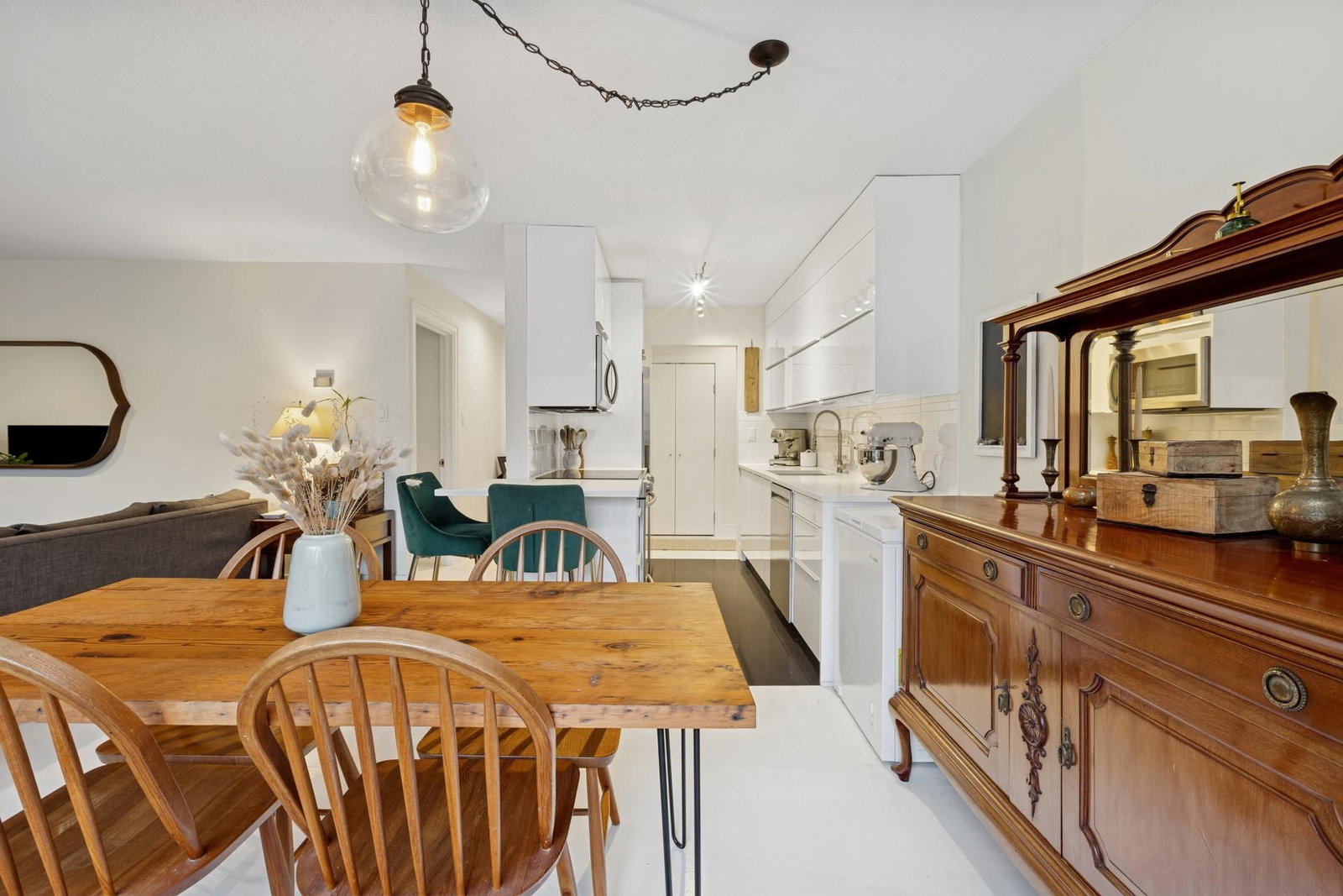 Listing Image 9