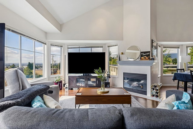 303 - 131 20th Street W