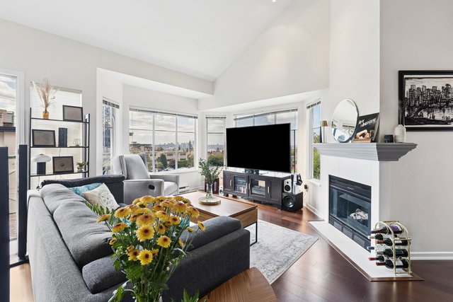 303 - 131 20th Street W