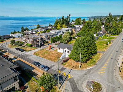 1033 Cypress Street | White Rock | Image