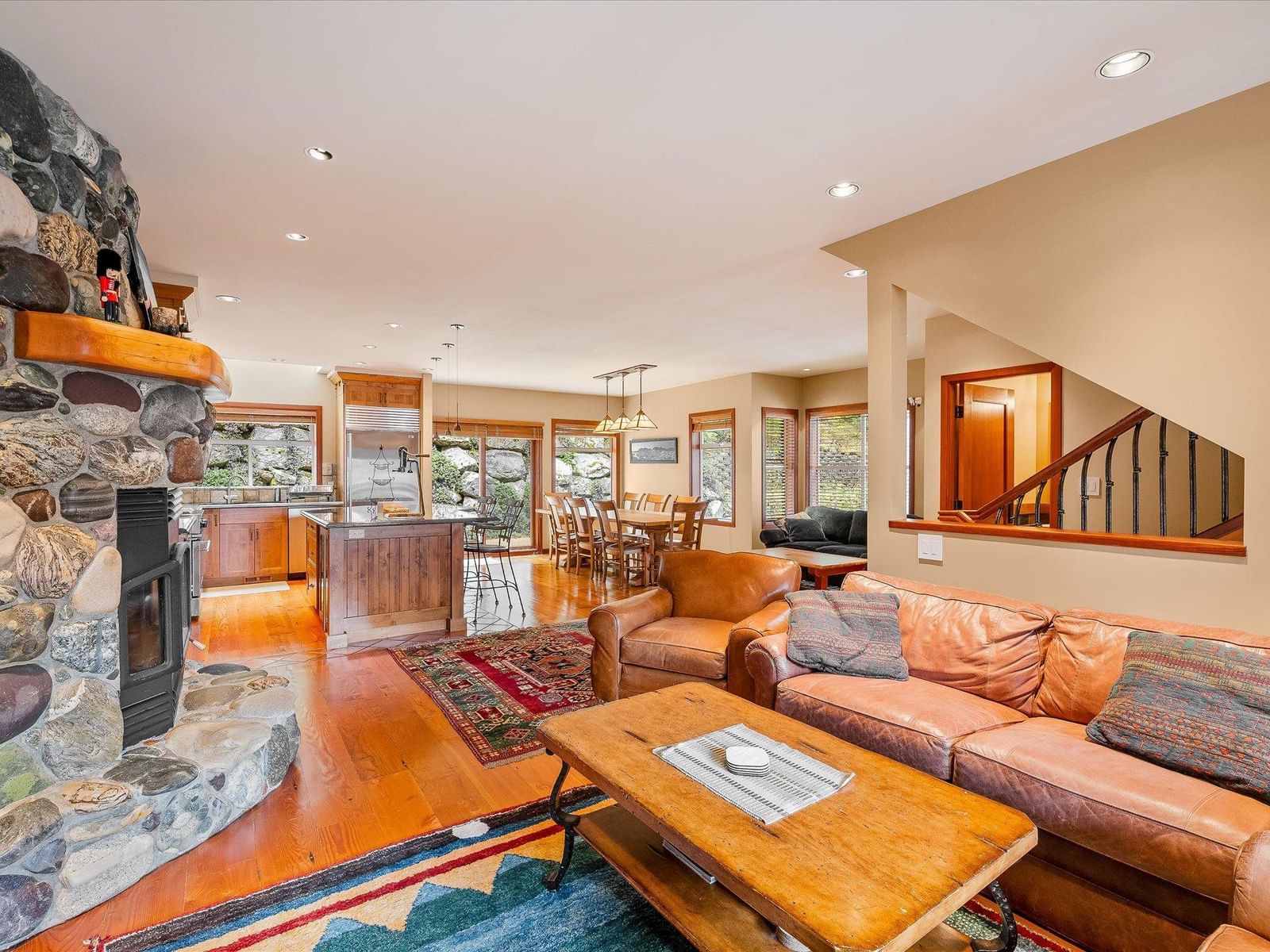 Listing Image 16