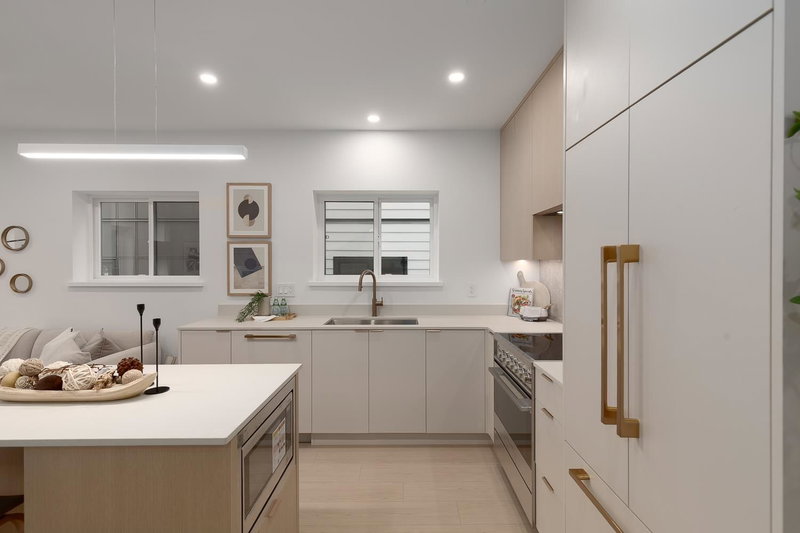 203 - 2329 34th Avenue, Vancouver, V5R 2S6 | Image 2