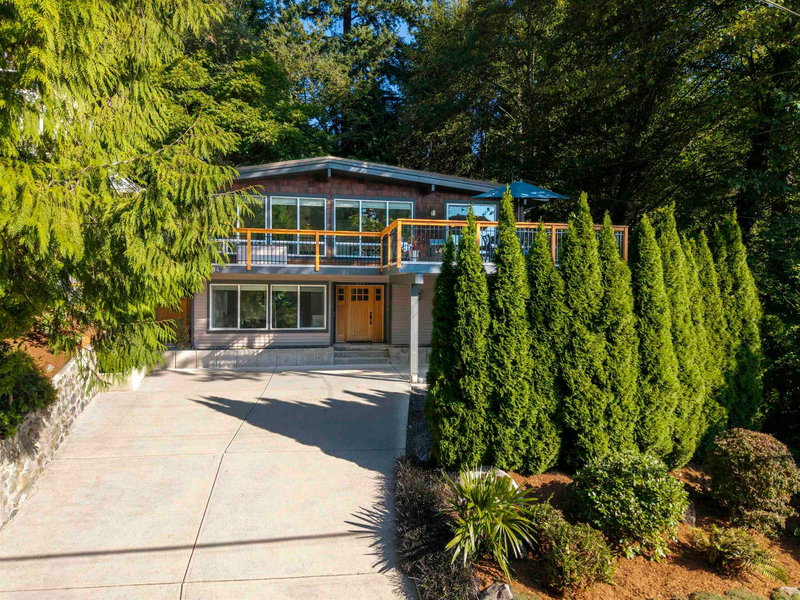 884 Wellington Drive, North Vancouver, V7K 1K7 | Image 2