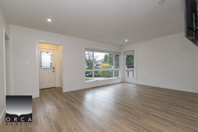 1033 Jefferson Avenue
