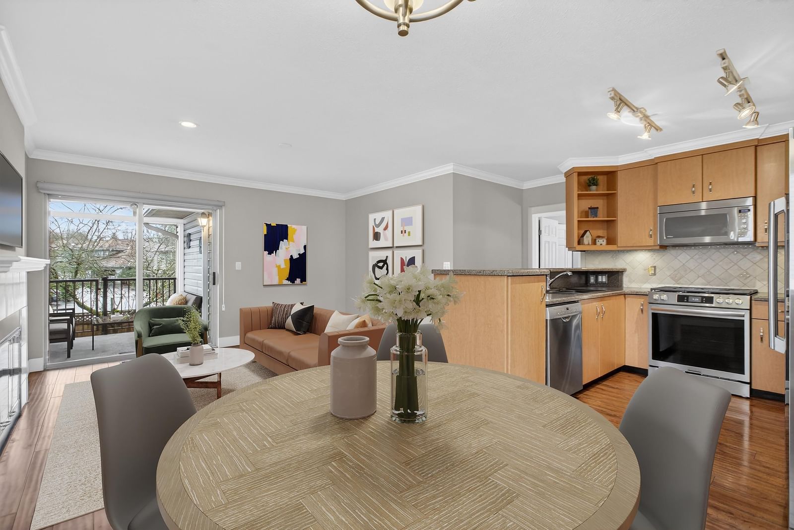 Listing Image 8
