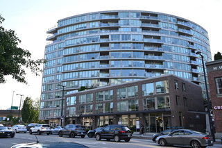 410 - 445 2nd Avenue W