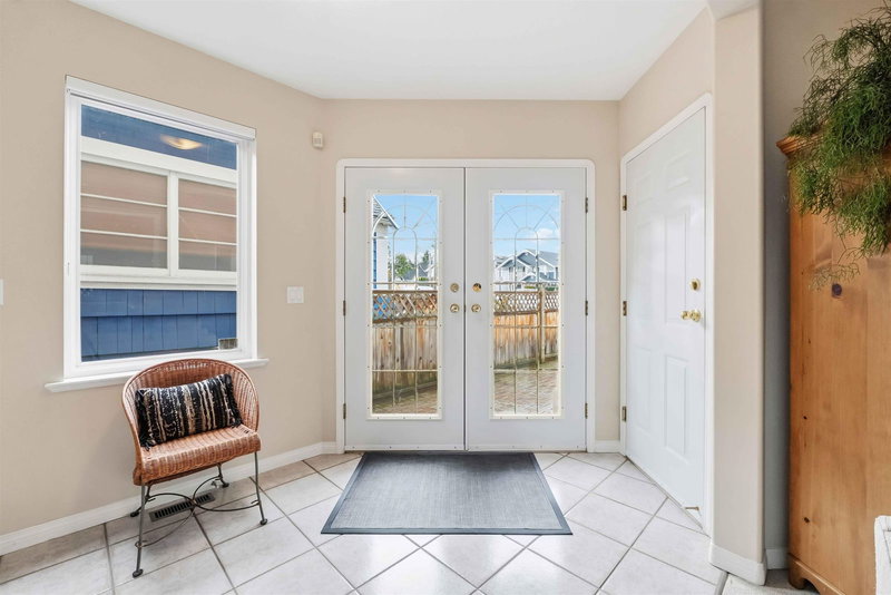 886 Lee Street, White Rock, V4B 4N6 | Image 2