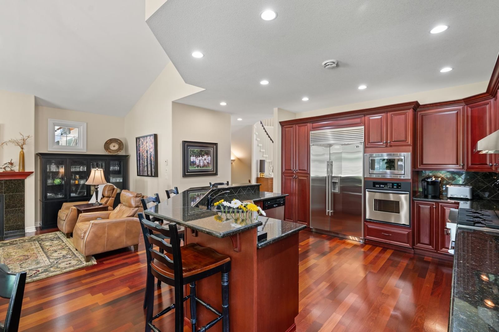Listing Image 12