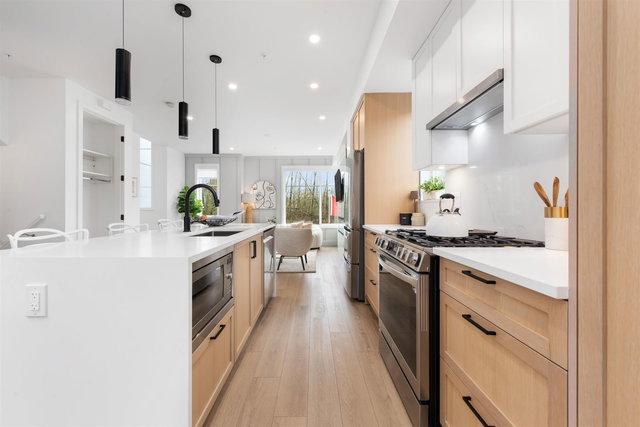 55 - 20763 76 Avenue