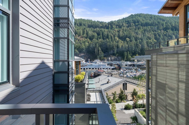 404 - 6699 Nelson Avenue, West Vancouver, V7W 2B2 | Image 2