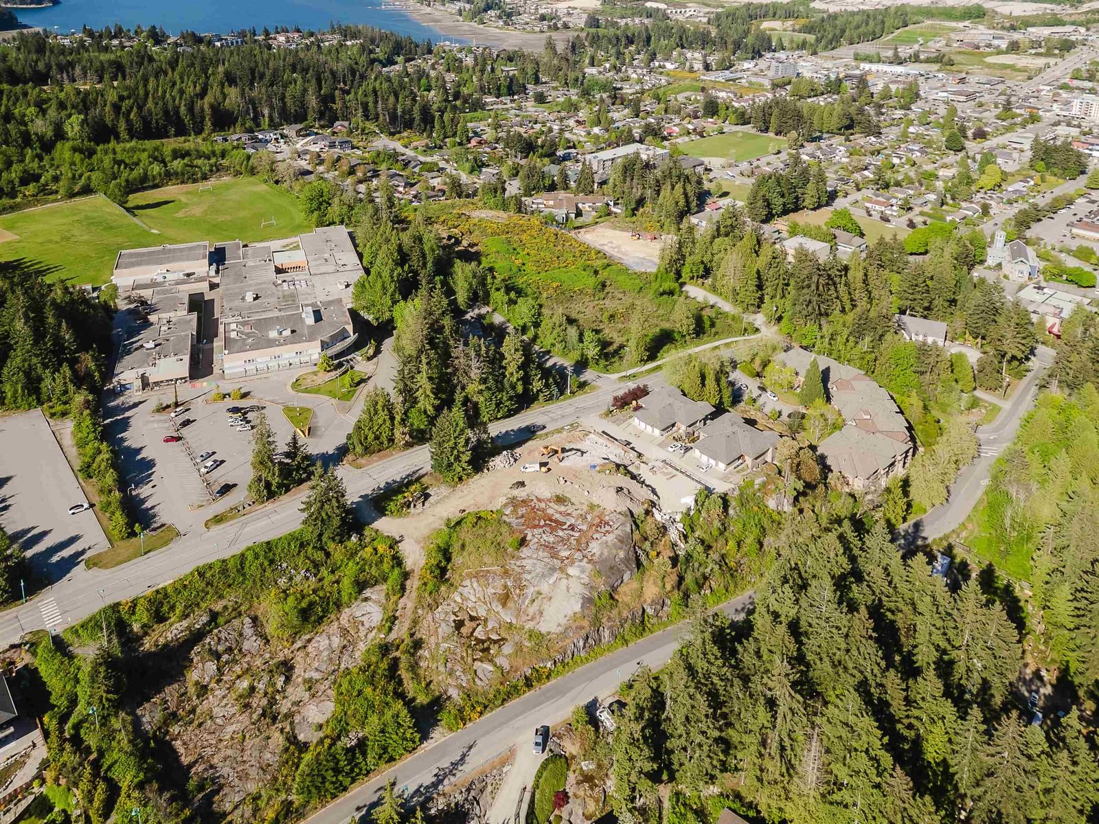 Listing Image 9