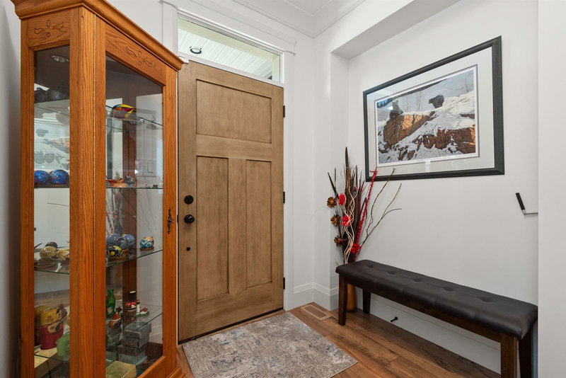 45218 Nicomen Crescent, Chilliwack, V2R 0R2 | Image 2