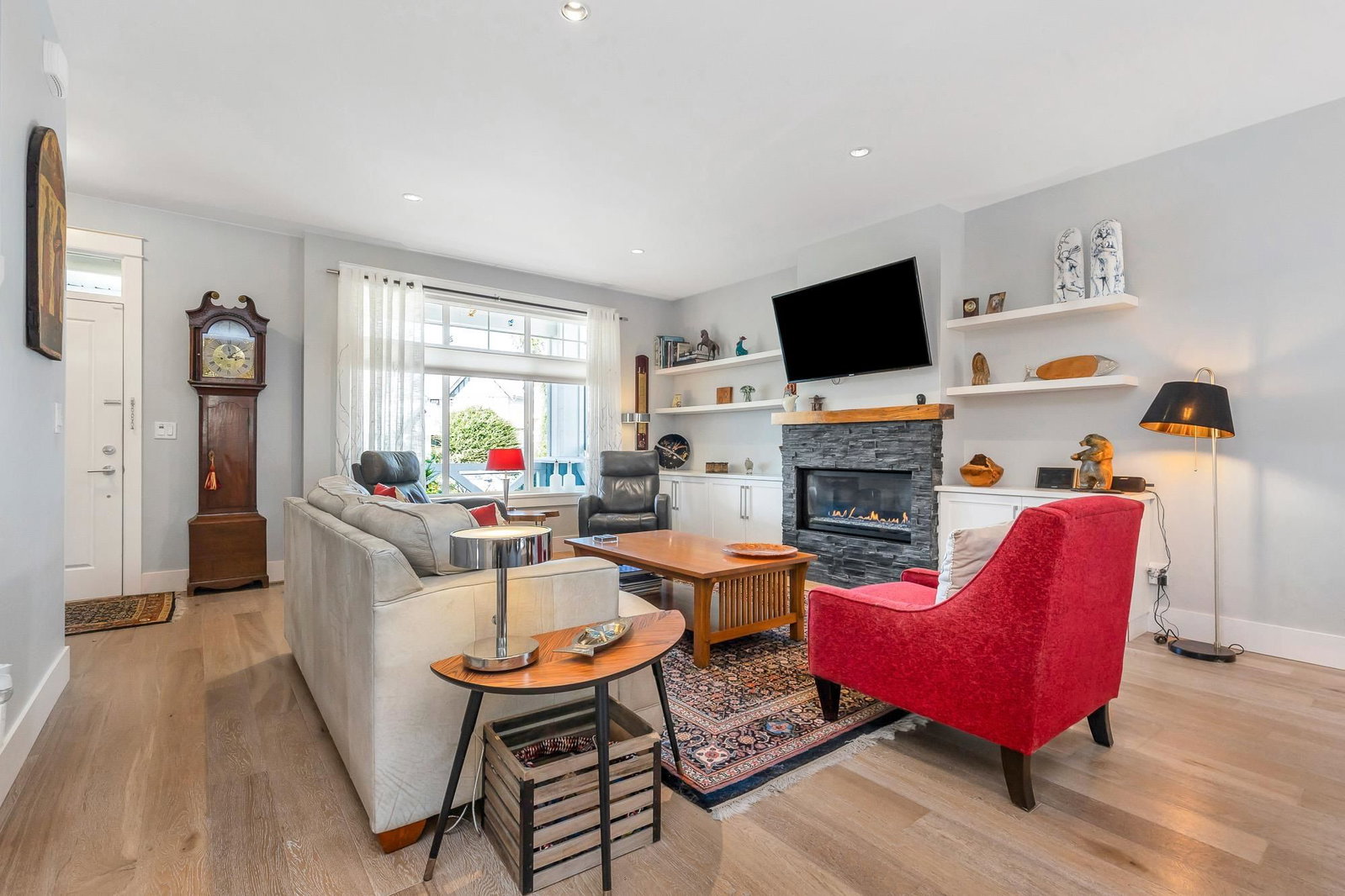 Listing Image 11