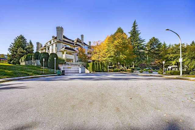 109 - 3738 Norfolk Street