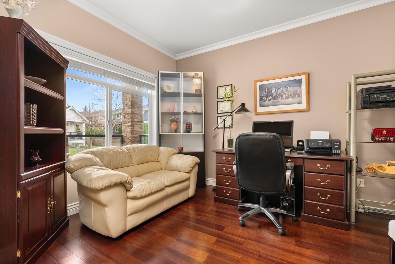 Listing Image 12