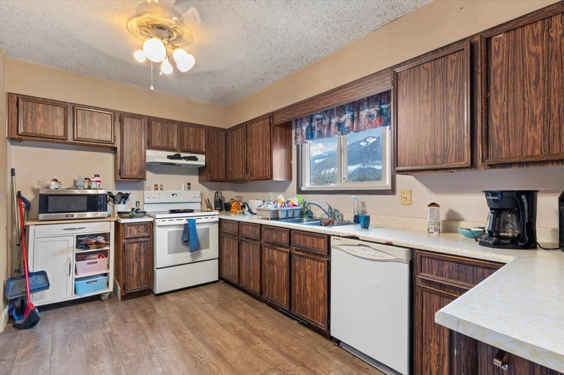 385 3rd Avenue, Hope, V0X 1L1 | Image 3