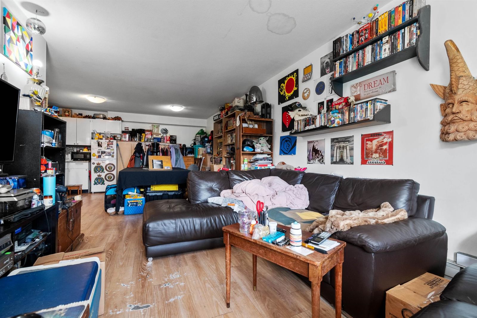 Listing Image 16
