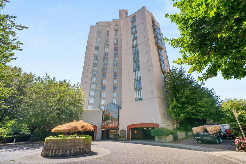 1602 - 8 Laguna Court, New Westminster, V3M 6M6 | Image 2