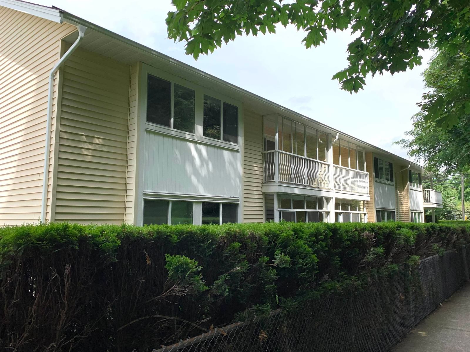 Listing Image 6
