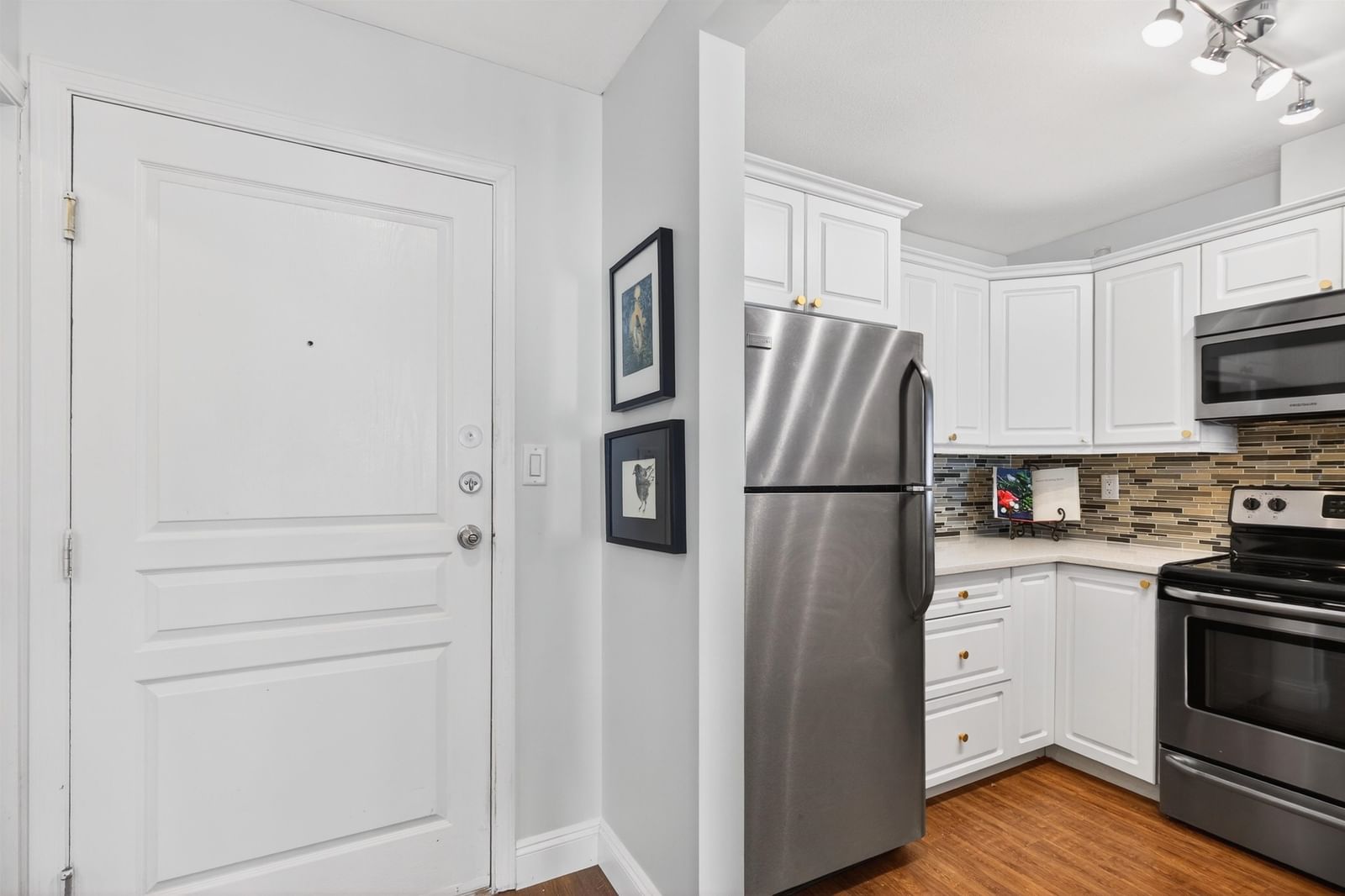 Listing Image 14