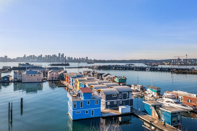 JNW04 - 415 Esplanade W