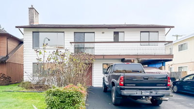 5716 48b Avenue | Delta | Image