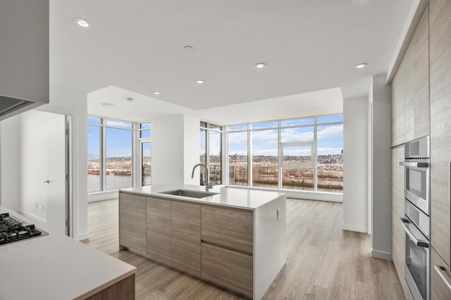 1407 - 680 Quayside Drive