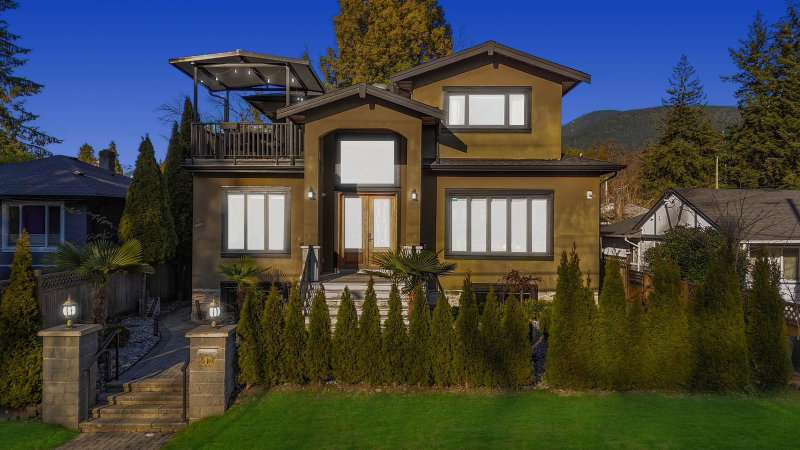 512 23rd Street W
