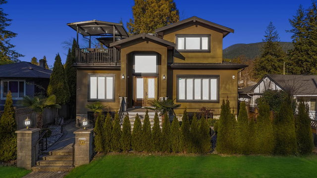 512 23rd Street W