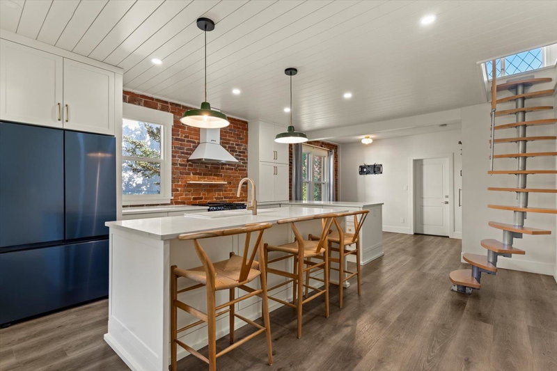 34758 Clayburn Road, Abbotsford, V2S 7Y9 | Image 2