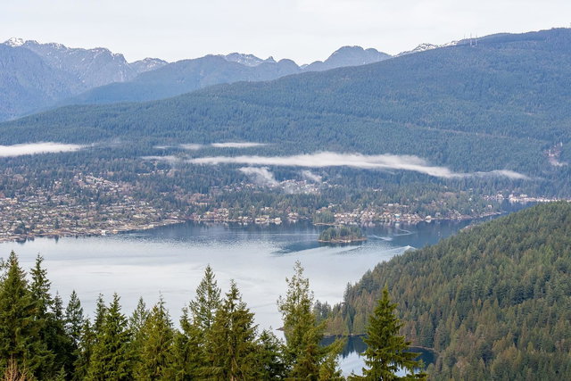 1202 - 8750 University Crescent