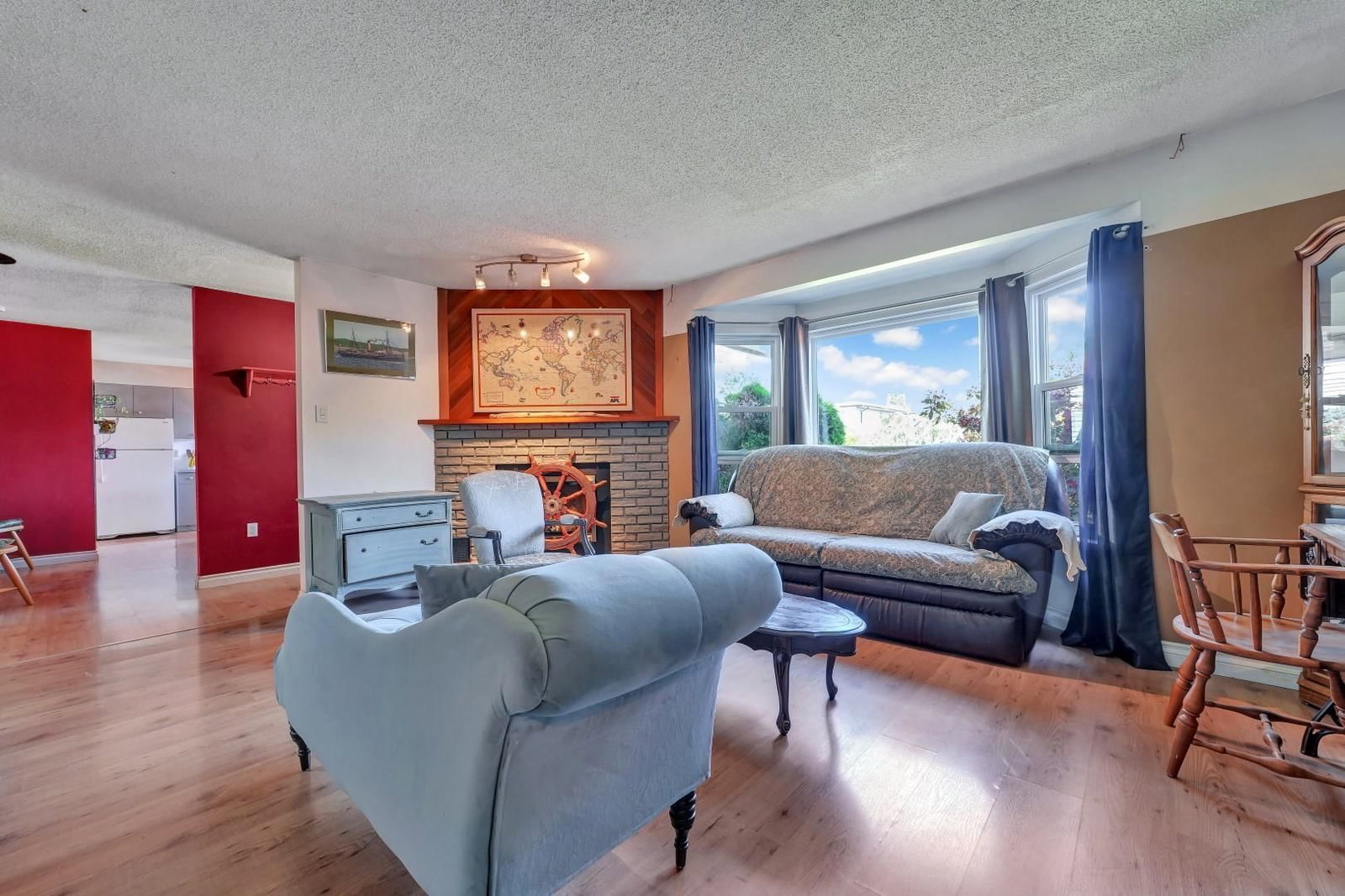 Listing Image 5