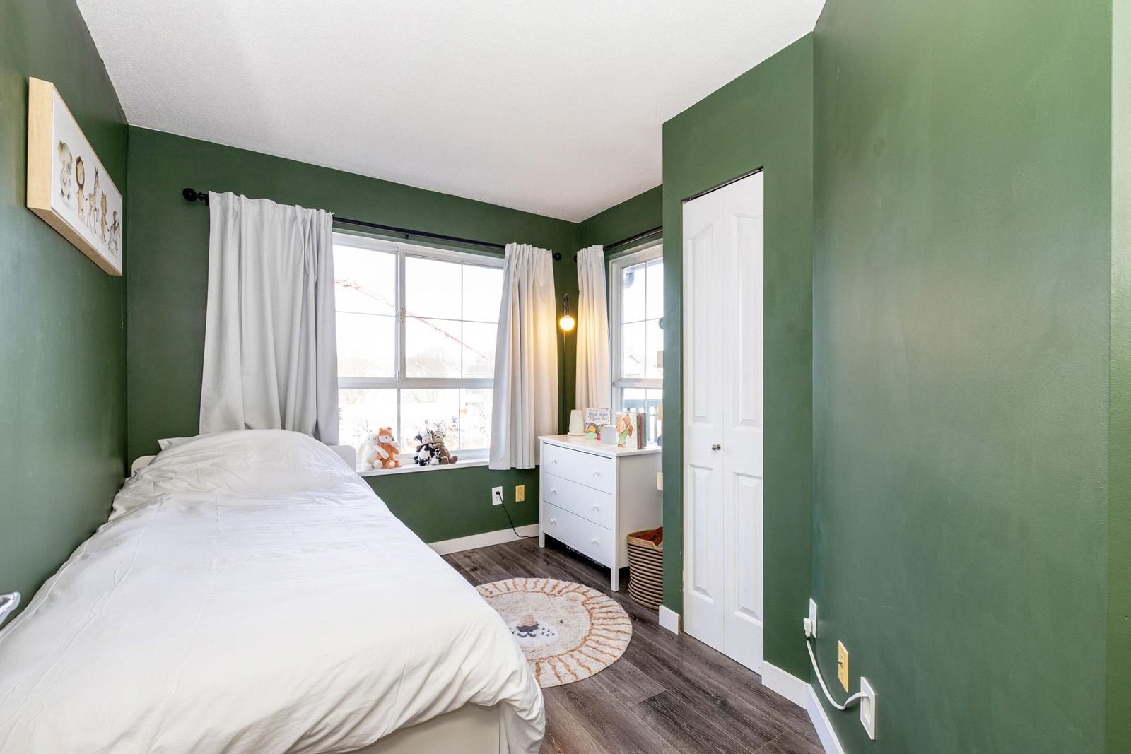 Listing Image 12