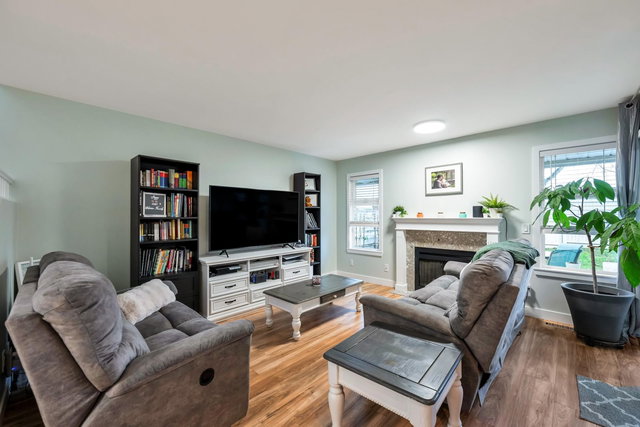 15 - 9045 Walnut Grove Drive