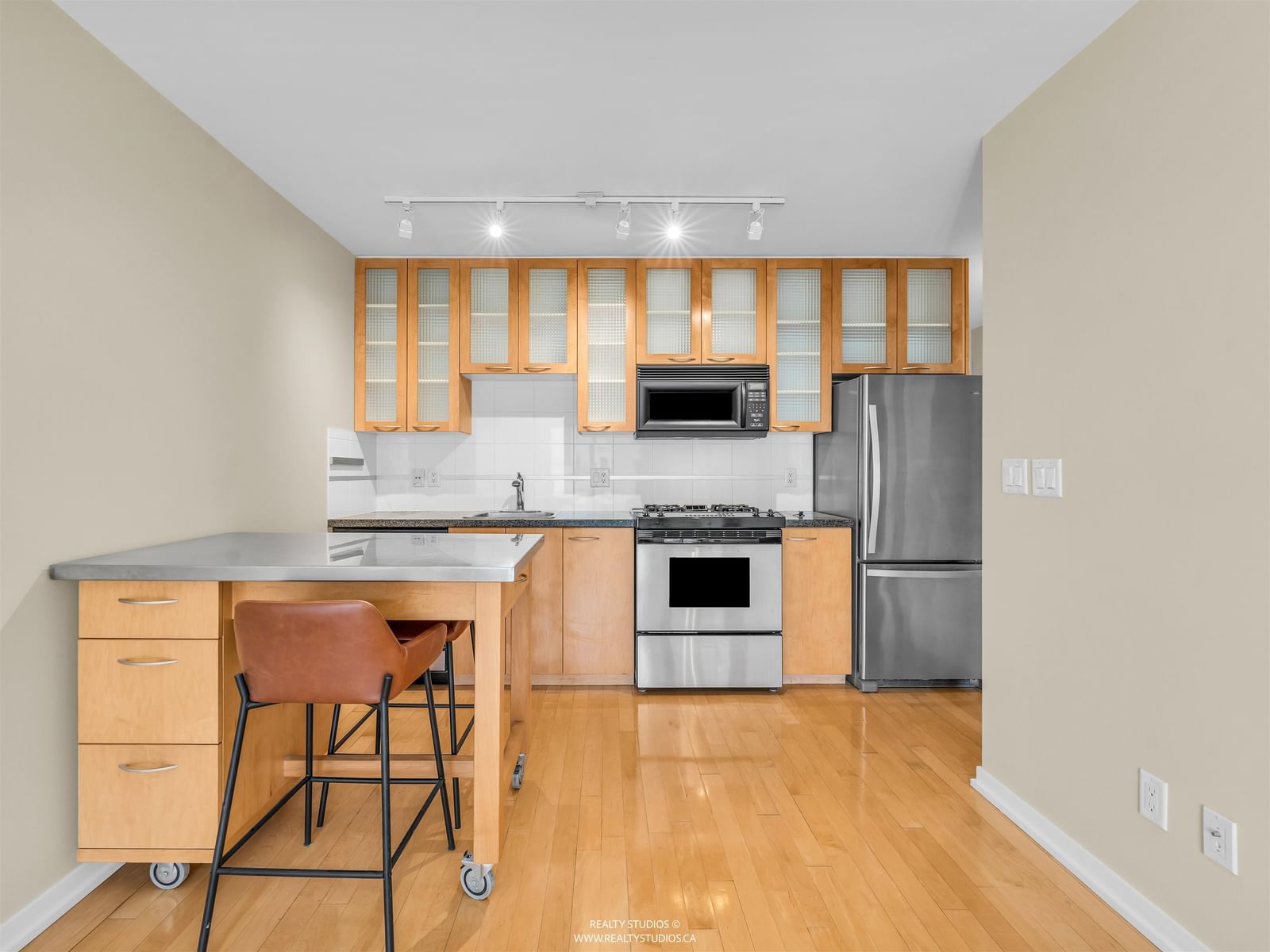 Listing Image 5