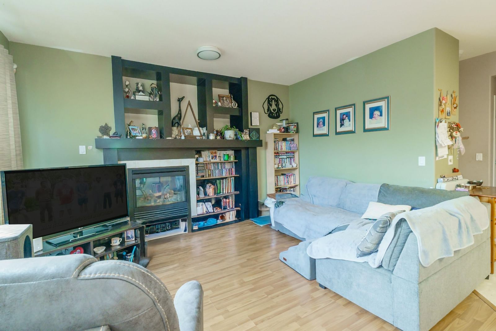 Listing Image 11