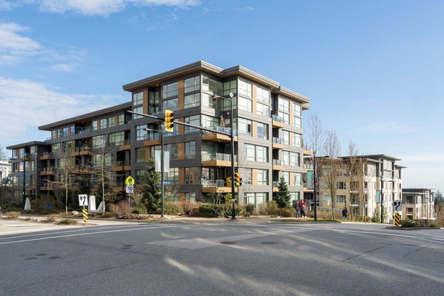 210 - 9150 University High Street